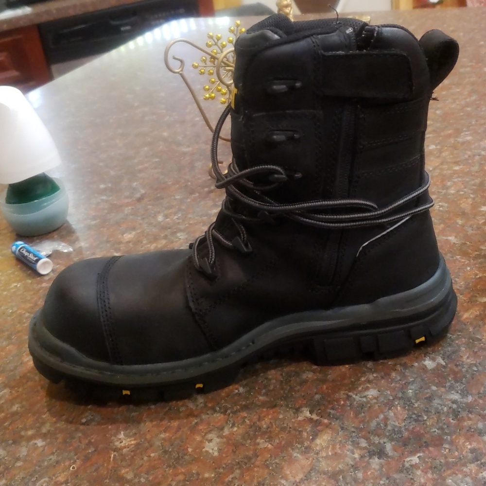Boots - Picture 3 of 5